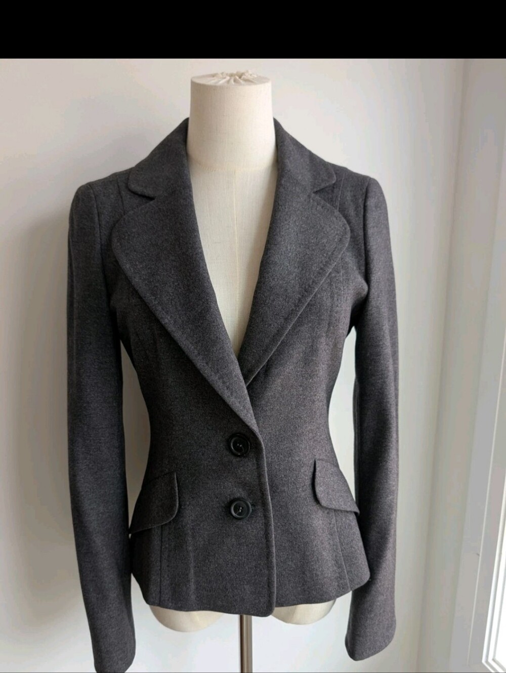 Hugo Boss Charcoal Gray Cashmere/Wool Tailored Women's Blazer